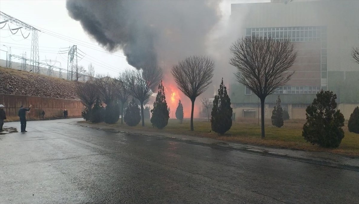 Kangal Termik Santrali'nde yangın çıktı
