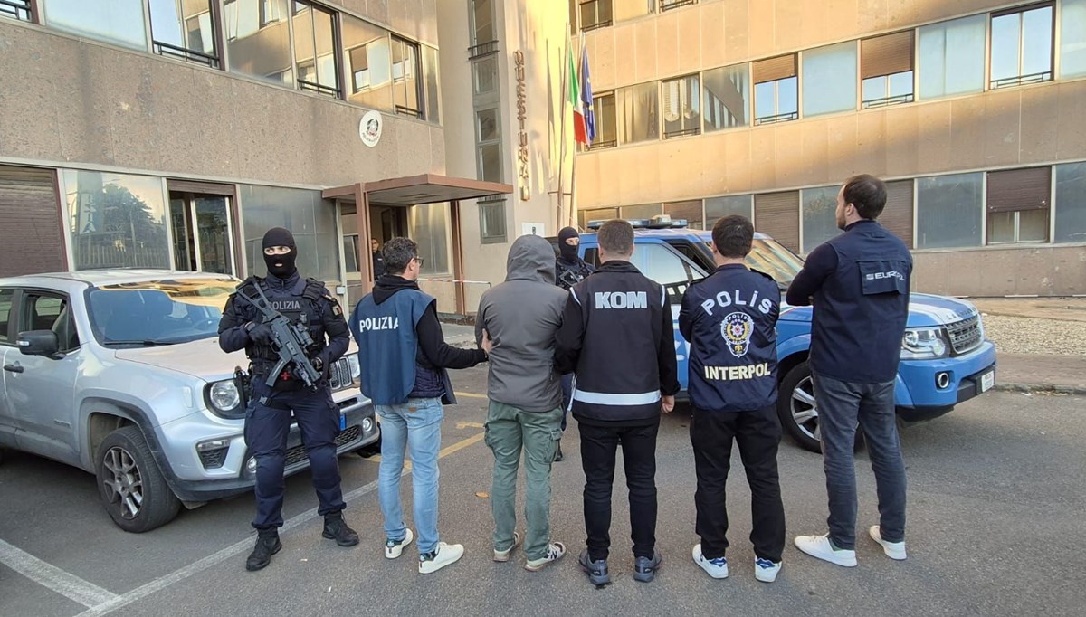 SON DAKİKA HABERİ: Barış Boyun İtalya'da yakalandı SON DAKİKA HABERİ: Barış Boyun İtalya'da yakalandı