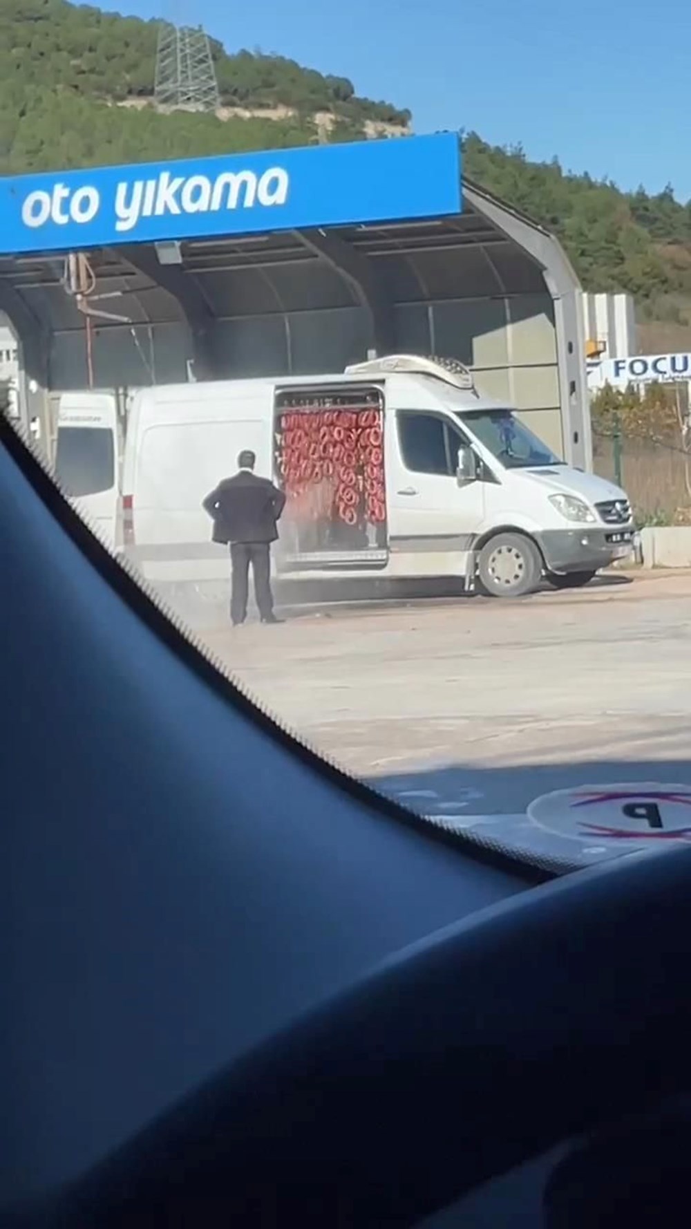 Benzin istasyonunda sucuk yıkayan iki kişinin ifadeleri ortaya çıktı - 1
