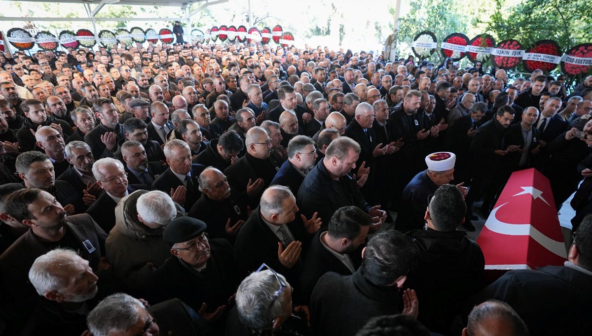 Eski milletvekili Yusuf Kırkpınar son yolculuğuna uğurlandı Eski milletvekili Yusuf Kırkpınar son yolculuğuna uğurlandı