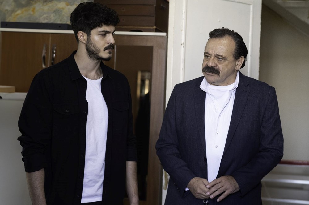 Sahipsizler'de Azize neye şahit olacak? 79 YCkJ5aFyuk K7 F5crIjcA