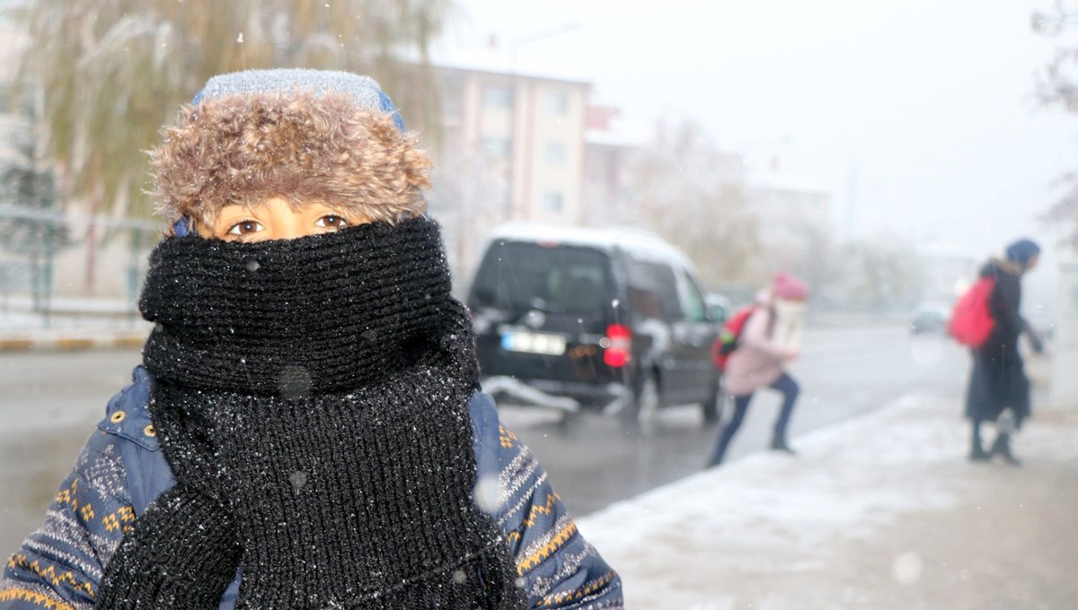 Erzincan güne kar yağışıyla uyandı Erzincan güne kar yağışıyla uyandı