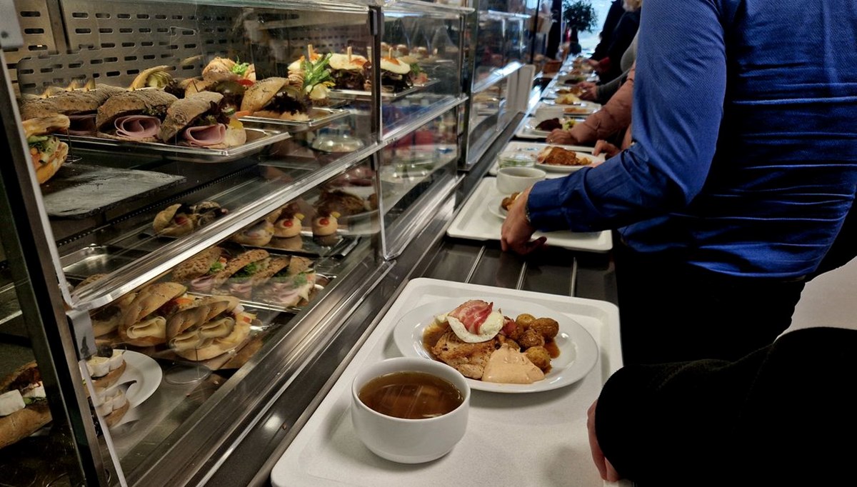 Endonezya'da 846 öğrenci zehirlendi