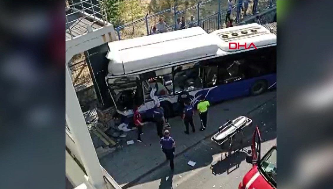 Ankara'da zincirleme kaza: Yaralılar var