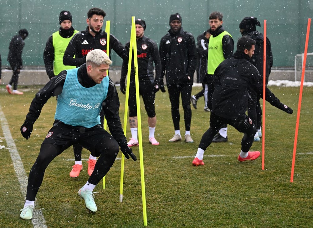 Semih Güler, Mertens'le girdiği penaltı pozisyonuyla ilgili konuştu: Görüntüler, her şey ortada! - 6