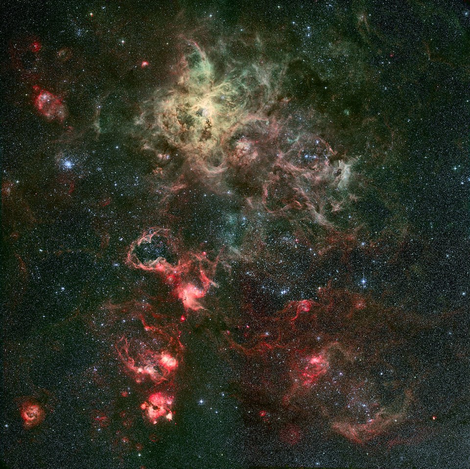 Tarantula Nebulası'nı gösteren fotoğrafta, SN 1987A sağ alt köşede yer alıyor. (Büyütmek için tıklayın).