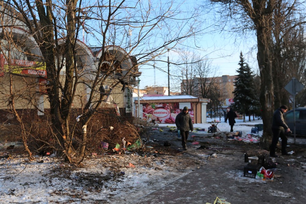 Donetsk'te pazarda patlama: 27 kişi öldü - 9