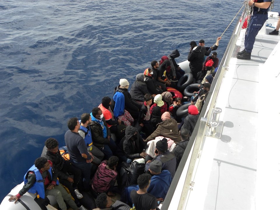 Yunanistan'ın ittiği 42 sığınmacı kurtarıldı - 1