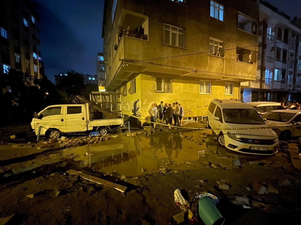 İstanbul'u sağanak vurdu: Ev ve iş yerlerini su bastı, sele kapılan 2 kişi hayatını kaybetti - 40