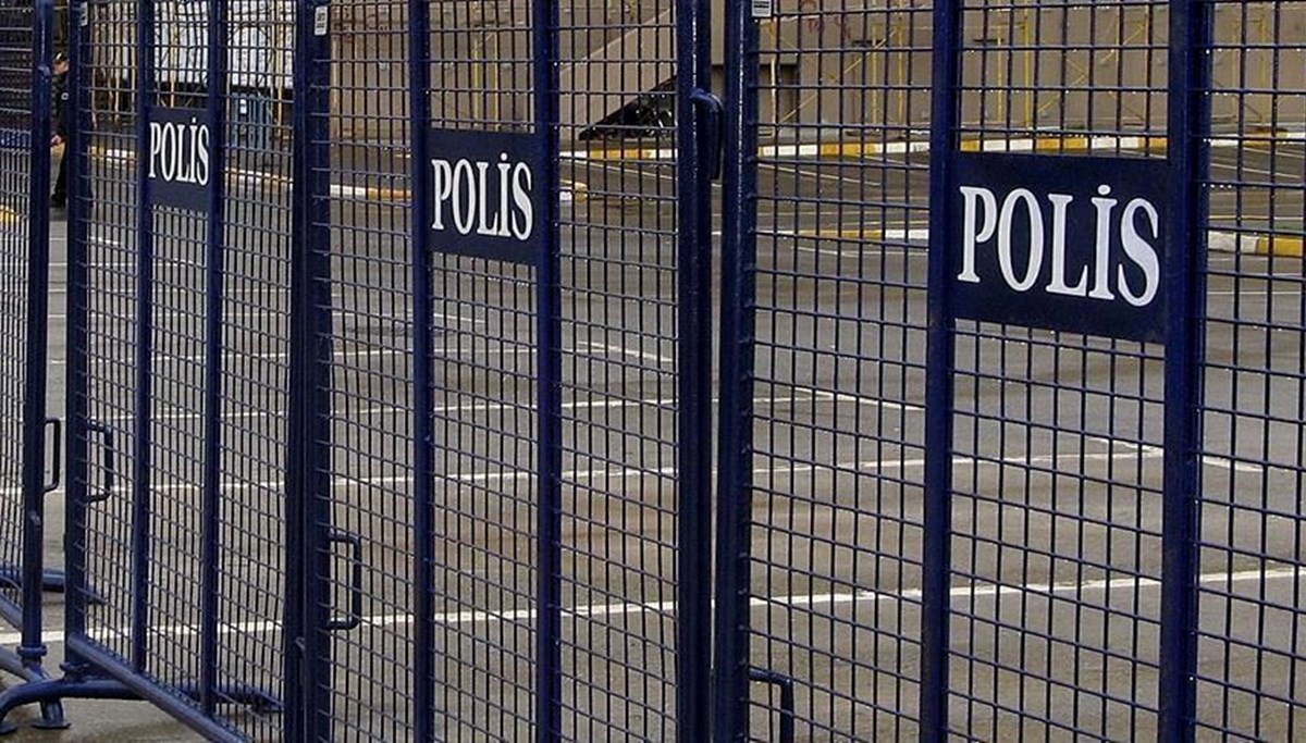 13 ilde gösteri yürüyüşü ve açık hava toplantılarına geçici yasak 13 ilde gösteri yürüyüşü ve açık hava toplantılarına geçici yasak