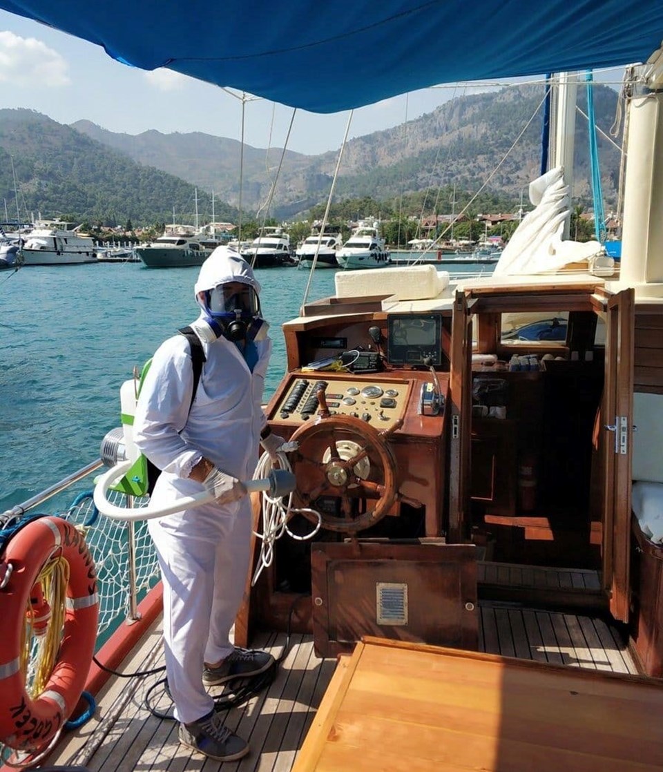 Muazzez Ersoy'un özel dezenfektanlı tekne tatili - 1