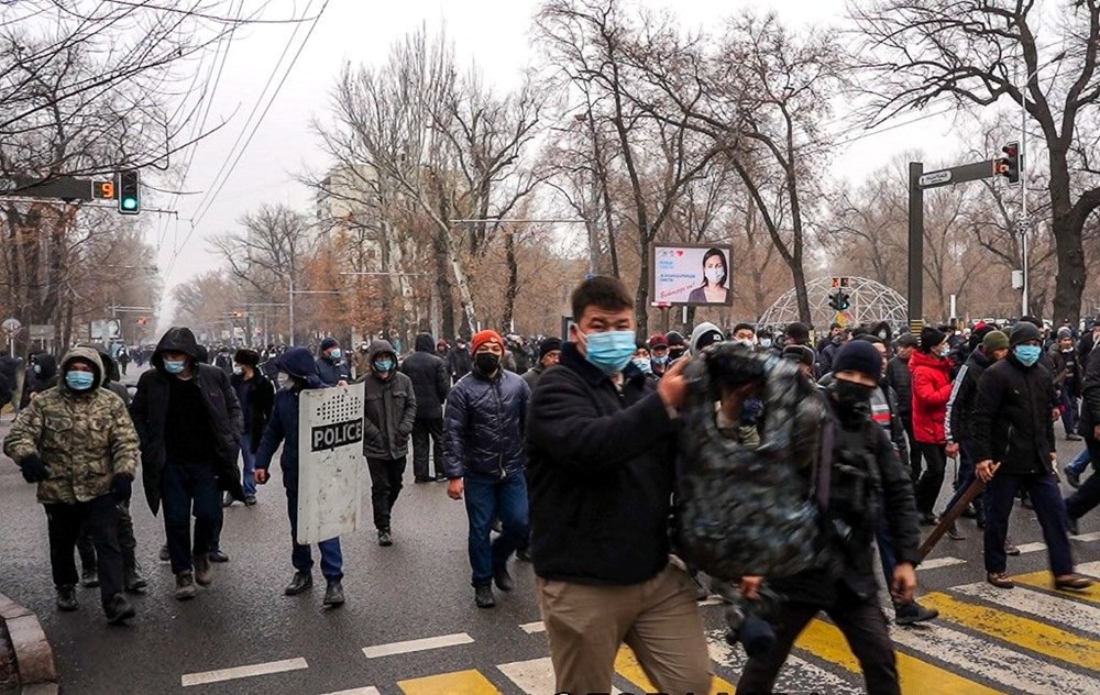 Kazakistan'daki akaryakıt zammı protestolarında son durum: Rusya destekli ülkeler askeri birlik gönderecek - 26