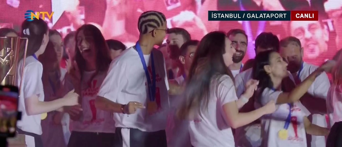 YJQXvO4KoESj7X32fxC9ig.jpg