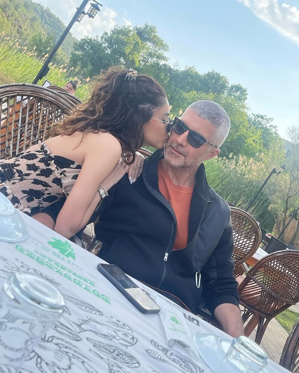 Özcan Deniz'den dikkat çeken gönderme: