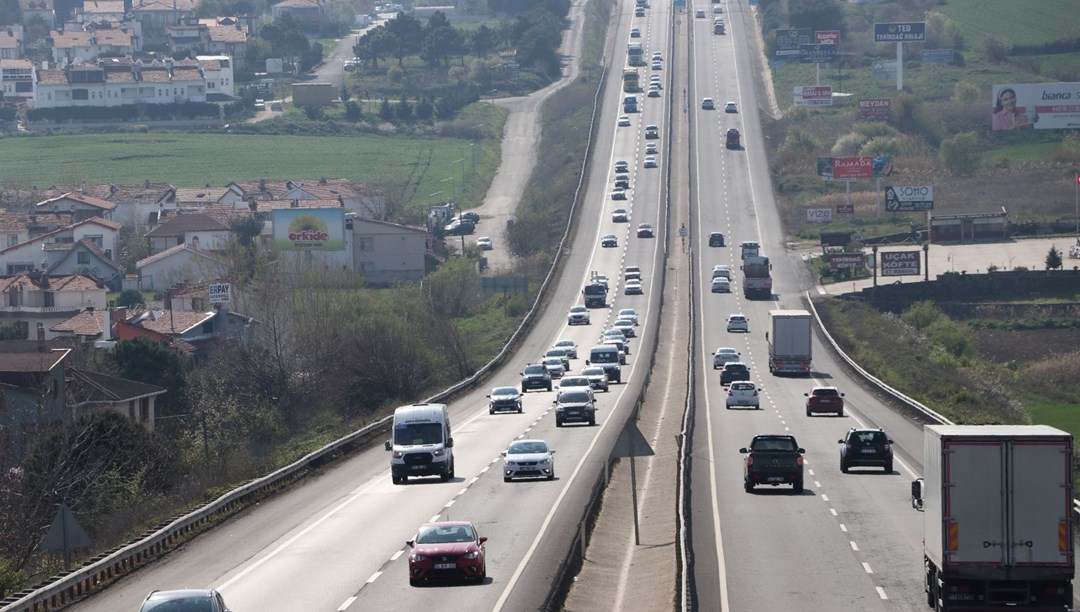 Tatilciler dönüş yolunda: Tekirdağ-İstanbul yolunda yoğunluk