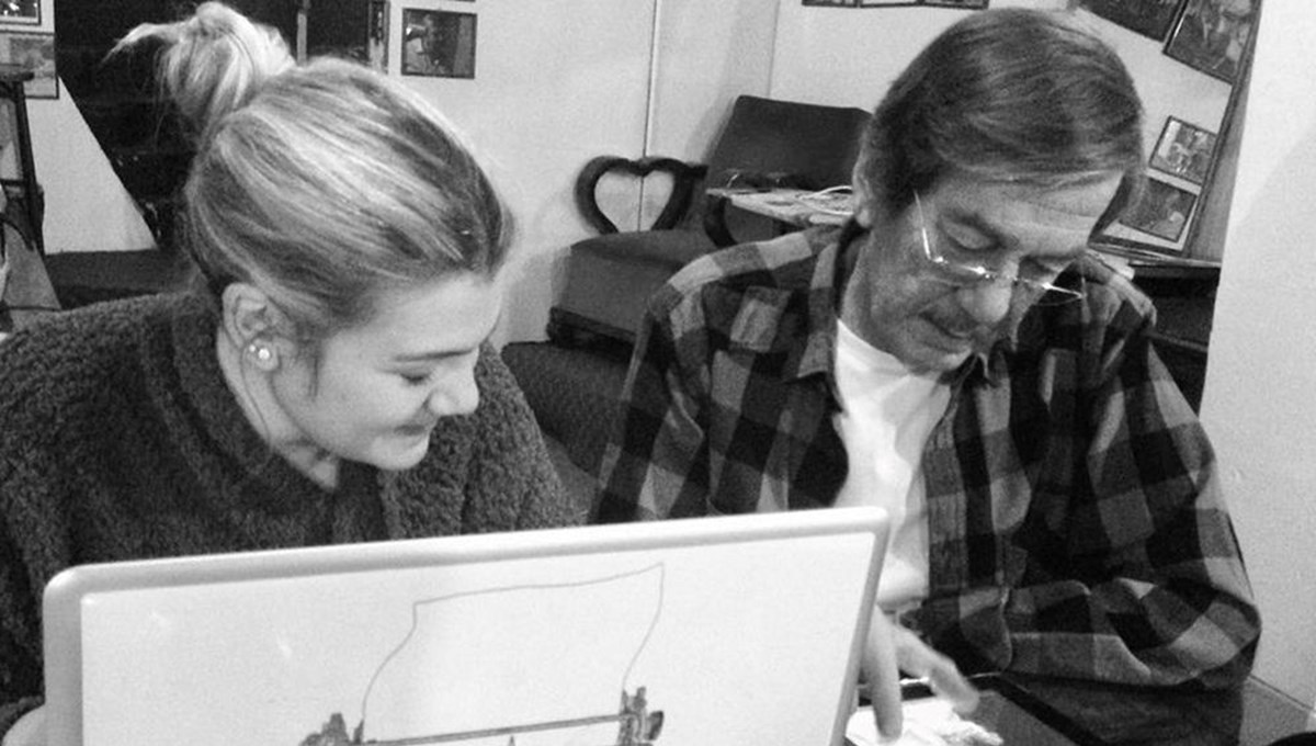 Ferhan-Derya Şensoy kardeşlerin baba özlemi: Sensiz çok sessiz Ses Tiyatrosu Ferhan-Derya Şensoy kardeşlerin baba özlemi: Sensiz çok sessiz Ses Tiyatrosu