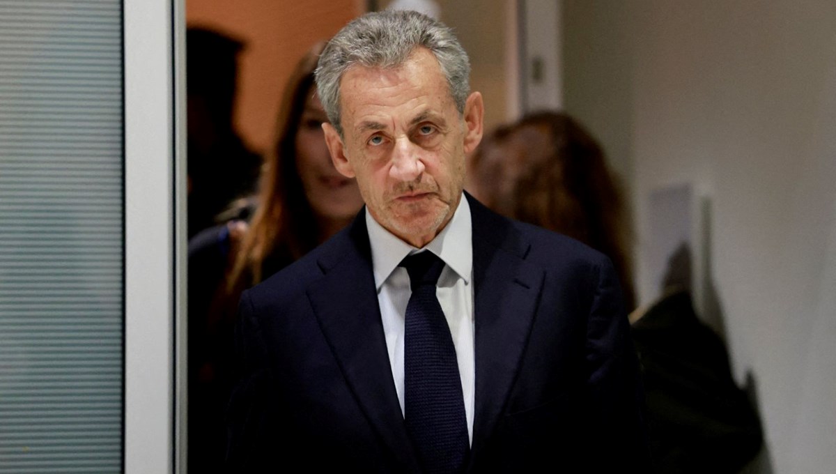 Sarkozy bugün hapse girecek