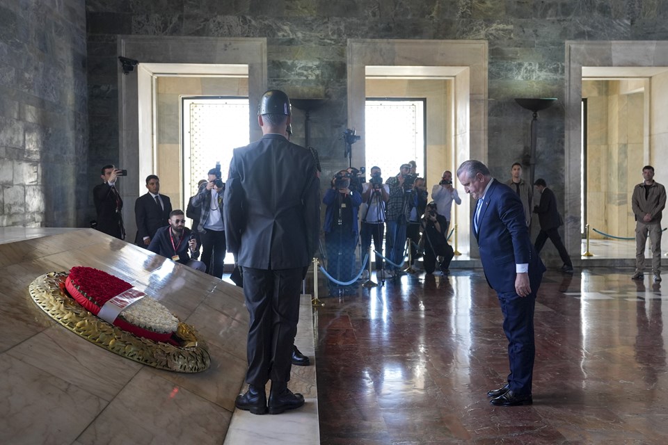 İlk adımın ışığında 106'ncı yıl: 81 ilden gelen gençler Anıtkabir'de - 2