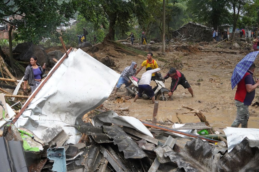 Kolombiya'da toprak kayması sonucu 14 kişi öldü - 11