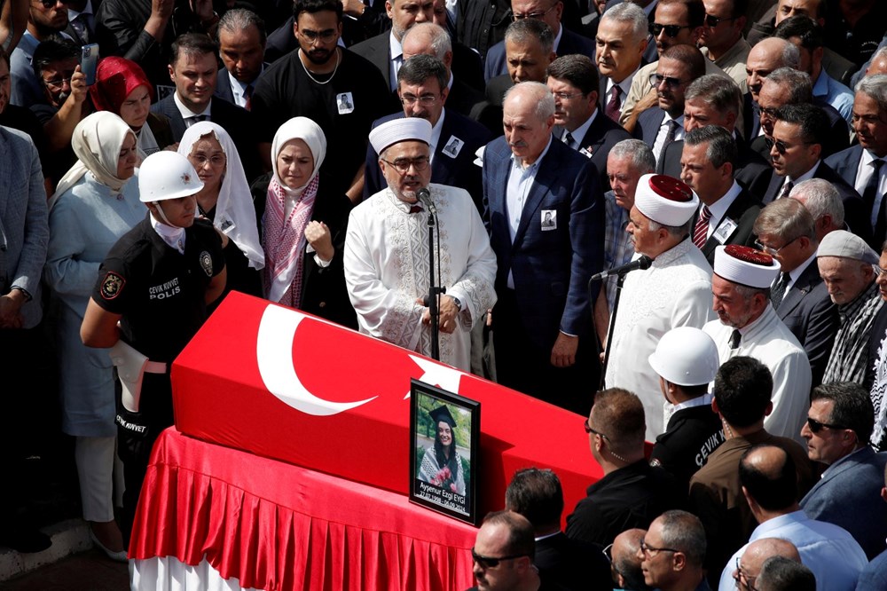 İsrail askerleri tarafından öldürülen Ayşenur Eygi Didim'de toprağa veriliyor - 4