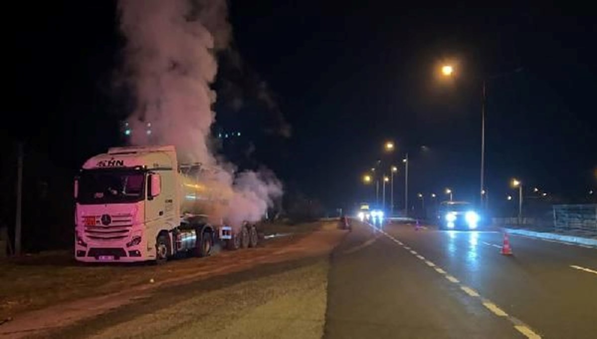 Tankerden kimyasal madde sızdı: Ekipler alarma geçti Tankerden kimyasal madde sızdı: Ekipler alarma geçti