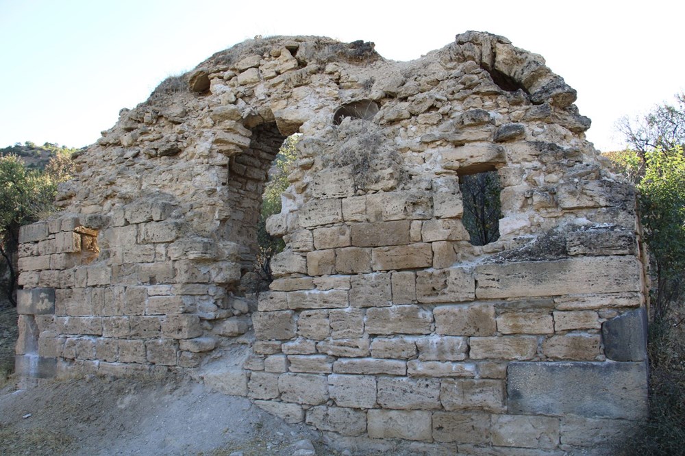 Ekinözü Manastırı (Kağtsrahayeats) restore edilmeyi bekliyor - 1