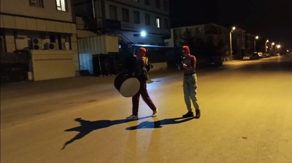 Erzincan'da Sahur Vakti Örümcek Adam Sürprizi: Sokaklar Davul Zurna ve Manilerle Şenlendi 74 YOpEp0FdG0C F2MQOrHbEw