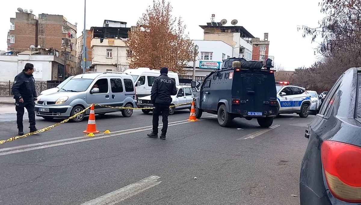 Sokakta yürürken silahlı saldırıya uğradı, hayatını kaybetti