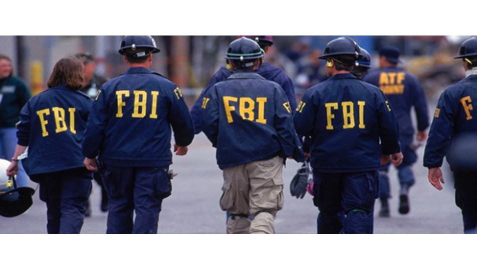 FBI skandala el koydu