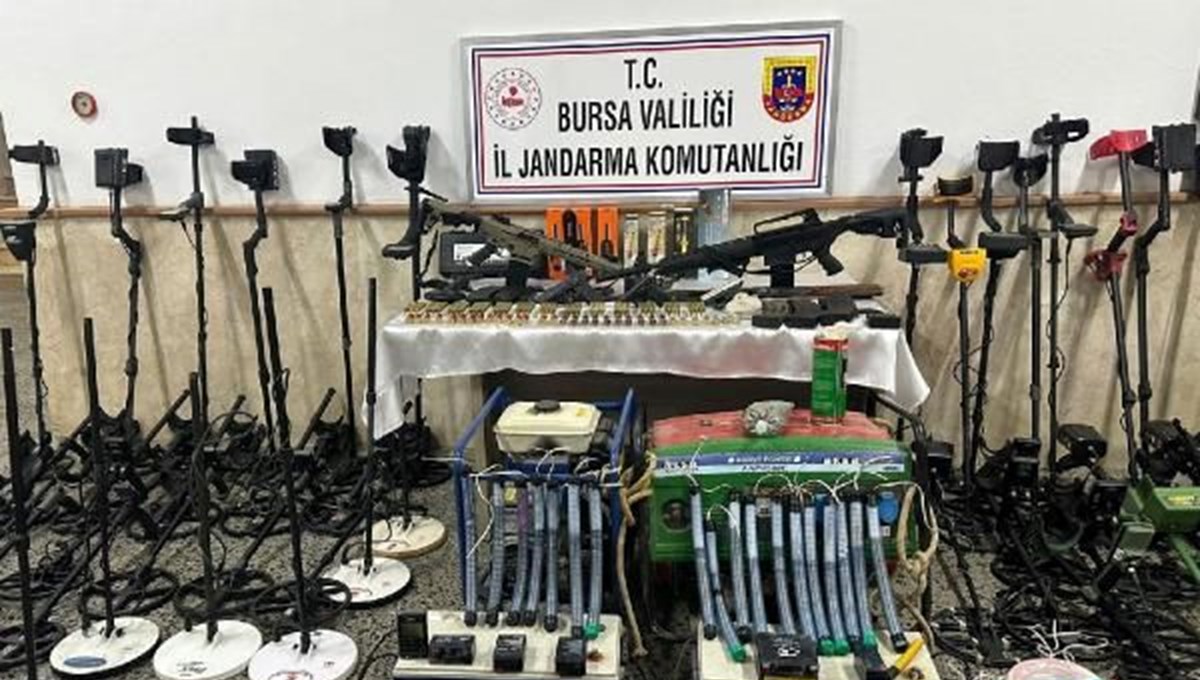 Bursa'da tarihi eser kaçakçılığı: 3 kişi yakalandı Bursa'da tarihi eser kaçakçılığı: 3 kişi yakalandı