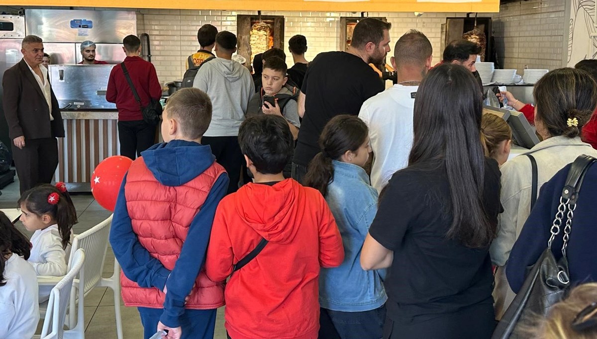 Tavuk döner ve ayranı 29 liradan sattılar: Yoğun ilgi gördü