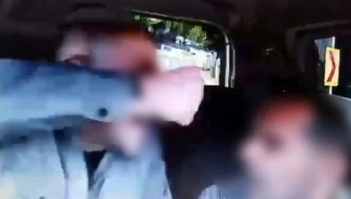 Bursa'da taksi şoförü müşterisinin yumruklu saldırısına uğradı Bursa'da taksi şoförü müşterisinin yumruklu saldırısına uğradı