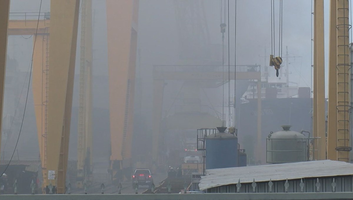 Tuzla'da korkutan gemi yangını