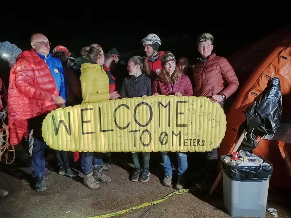 ABD'li dağcı rahatsızlanarak mahsur kaldığı mağaradan 9. günde kurtarıldı - 18