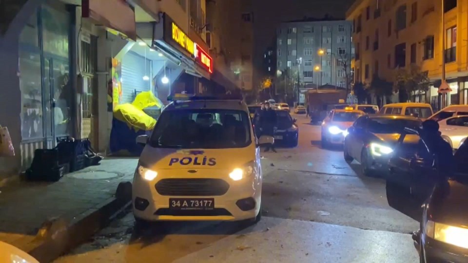 İstanbul’da manava haraç kurşunu: 2 yaralı - 1