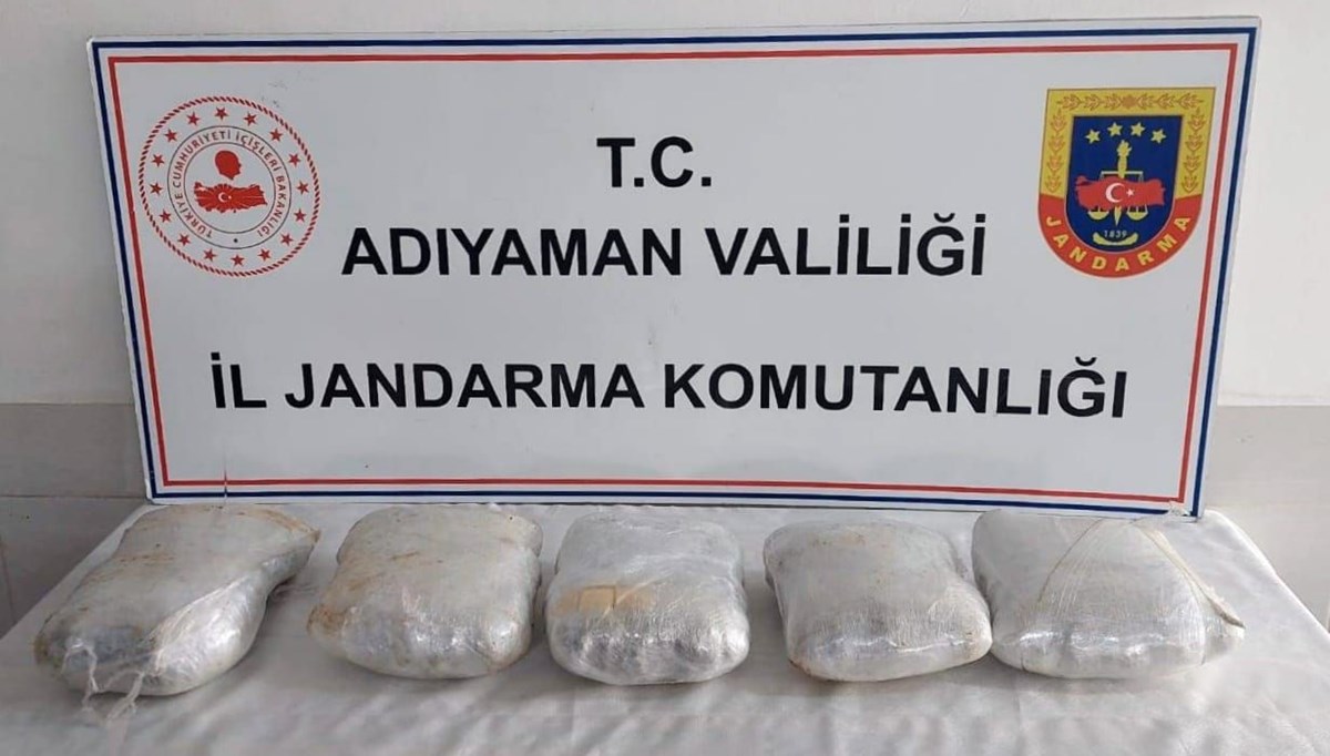 Otomobildeki 6 kilo esrara 1 gözaltı Otomobildeki 6 kilo esrara 1 gözaltı