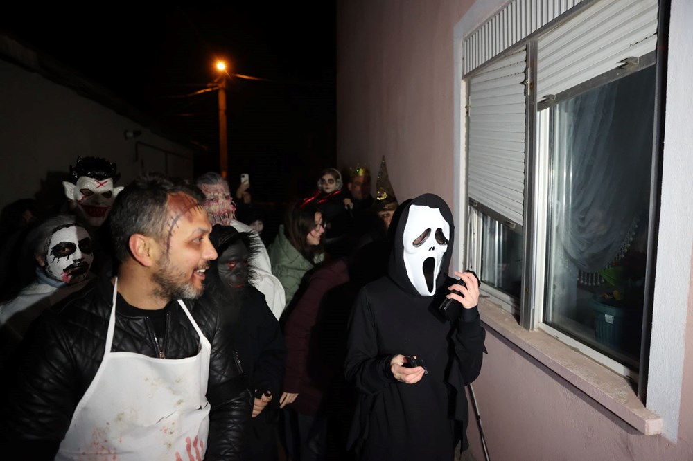 Kırklareli'nde Koleda gecesi: Korkunç kıyafetler giyip vatandaşları korkuttular - 17