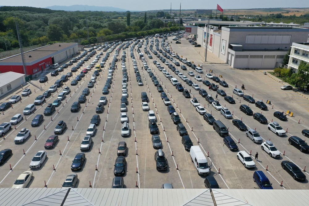 Gurbetçi akını devam ediyor: 295 bin 979 araç giriş yaptı - 2