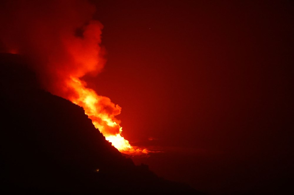 Lava mencapai laut di La Palma - 2
