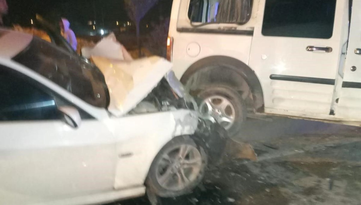 Hatay'da trafik kazası: 2 yaralı Hatay'da trafik kazası: 2 yaralı