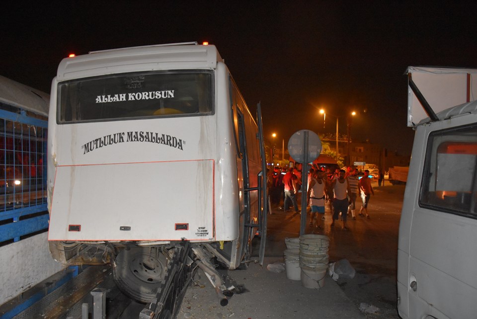 Adana'da feci kaza: 2 ölü, 4 yaralı - 1
