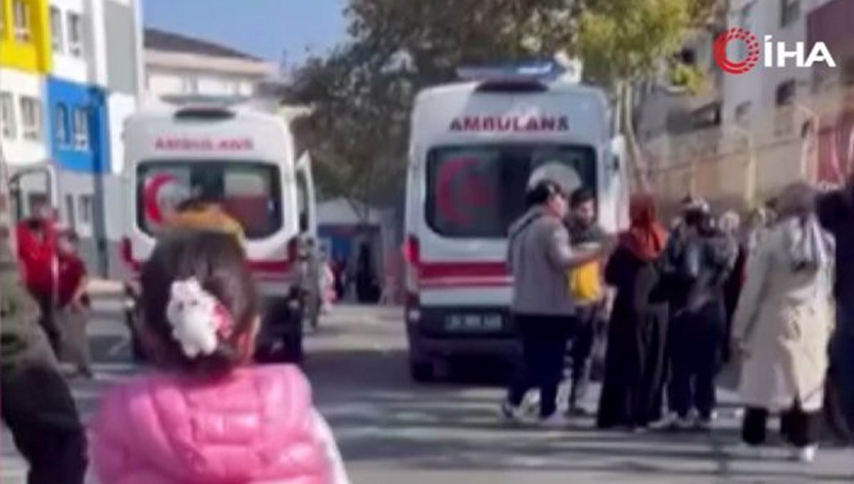 Okul kapısında oyun kötü bitti: Dört öğrenci yaralı, birinin durumu ağır Okul kapısında oyun kötü bitti: Dört öğrenci yaralı, birinin durumu ağır