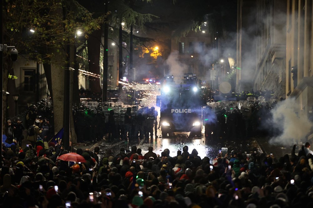 AB kararı Gürcistan'ı karıştırdı: Protesto gösterilerine polisten sert müdahale - 4