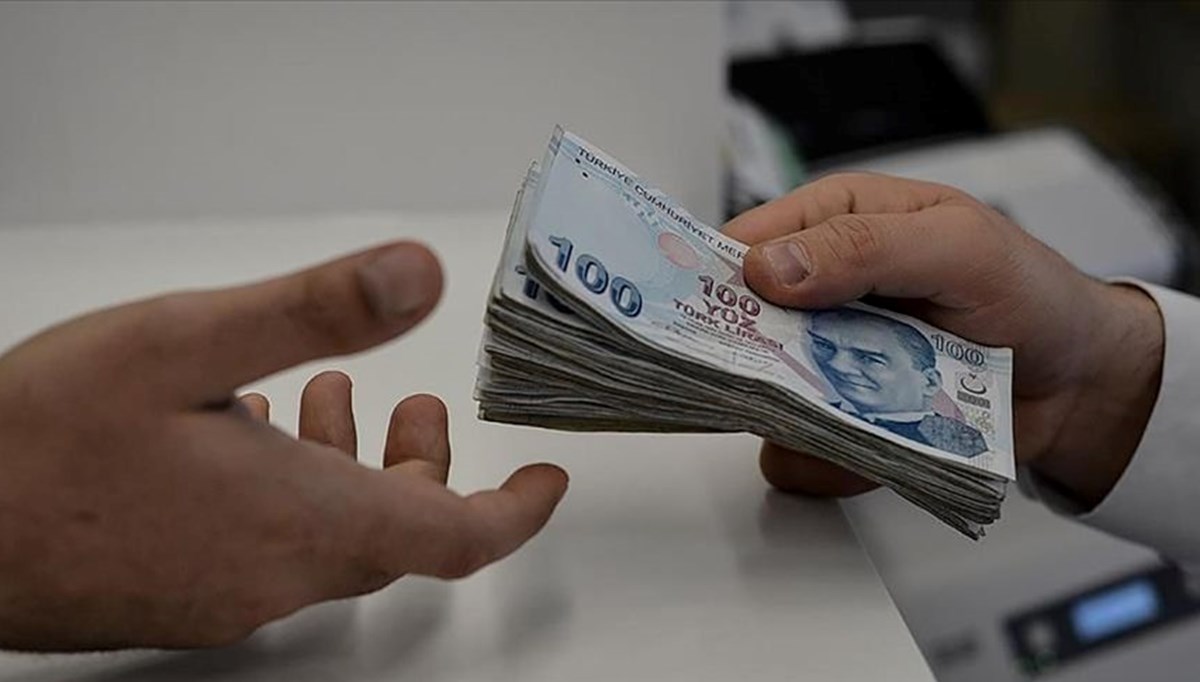 EYT'liler bayram ikramiyesi alacak mı? Emekli olanlara ikramiye müjdesi EYT'liler bayram ikramiyesi alacak mı? Emekli olanlara ikramiye müjdesi
