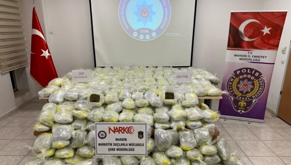 Mardin’de 250 kilogram uyuşturucu ele geçirildi Mardin’de 250 kilogram uyuşturucu ele geçirildi