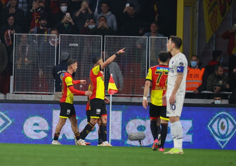 SON DAKİKA: İzmir'de puanlar paylaşıldı (Göztepe-Fenerbahçe maç sonucu) - 1