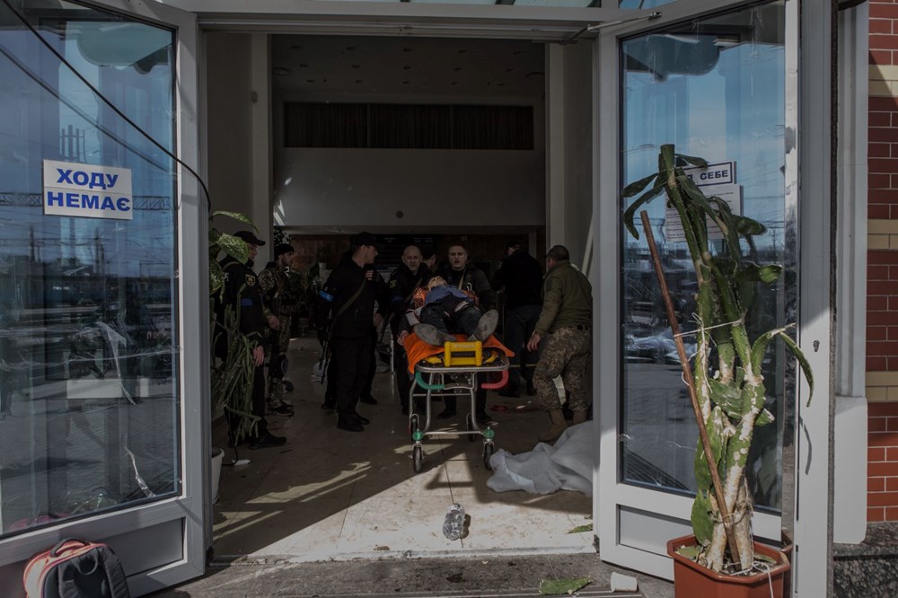 Rusya Ukrayna'da Kramatorsk tren garını vurdu: Olay yerinden fotoğraflar - 28