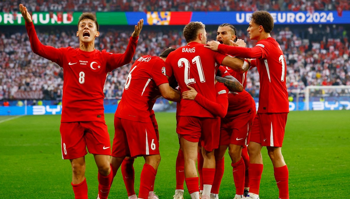 Almanya'da çifte bayram: Türkiye, EURO 2024'e galibiyetle başladı Almanya'da çifte bayram: Türkiye, EURO 2024'e galibiyetle başladı