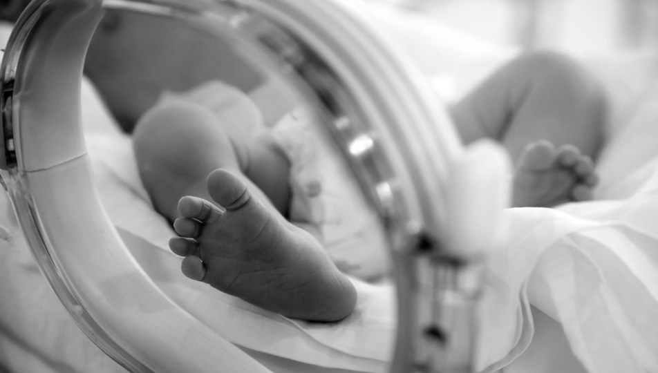 Midesi ve bağırsakları dışarıda doğan bebek sağlığına Midesi ve bağırsakları dışarıda doğan bebek sağlığına