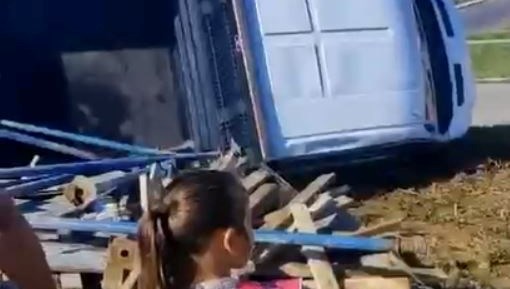 Samsun'da otomobille kamyonet çarpıştı